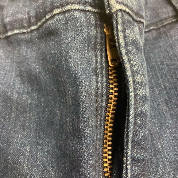 Blue - Picture 9 of 11